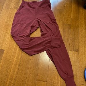 Align high rise pant size 6 red Merlot